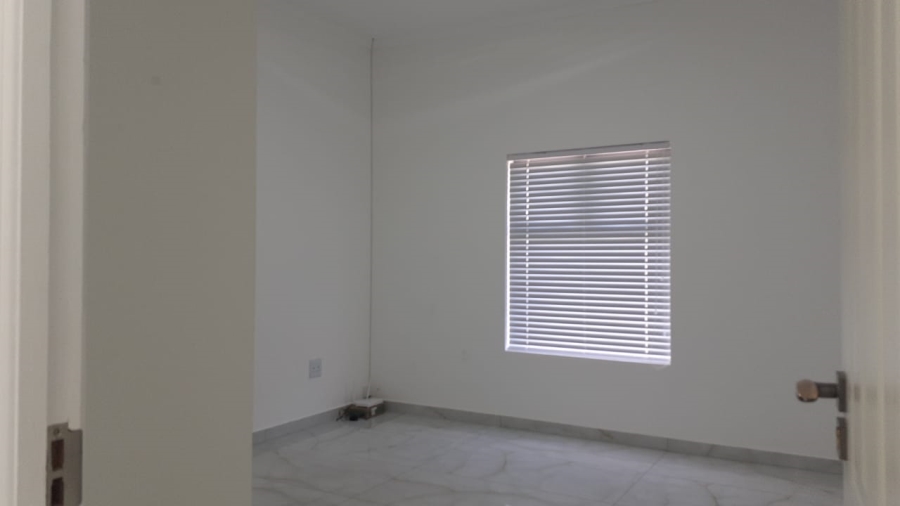 To Let 4 Bedroom Property for Rent in Laguna Sands Western Cape
